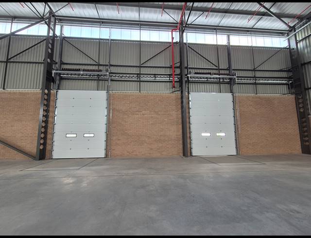 2,208M² WAREHOUSE TO LET IN AIRPORT PARK
